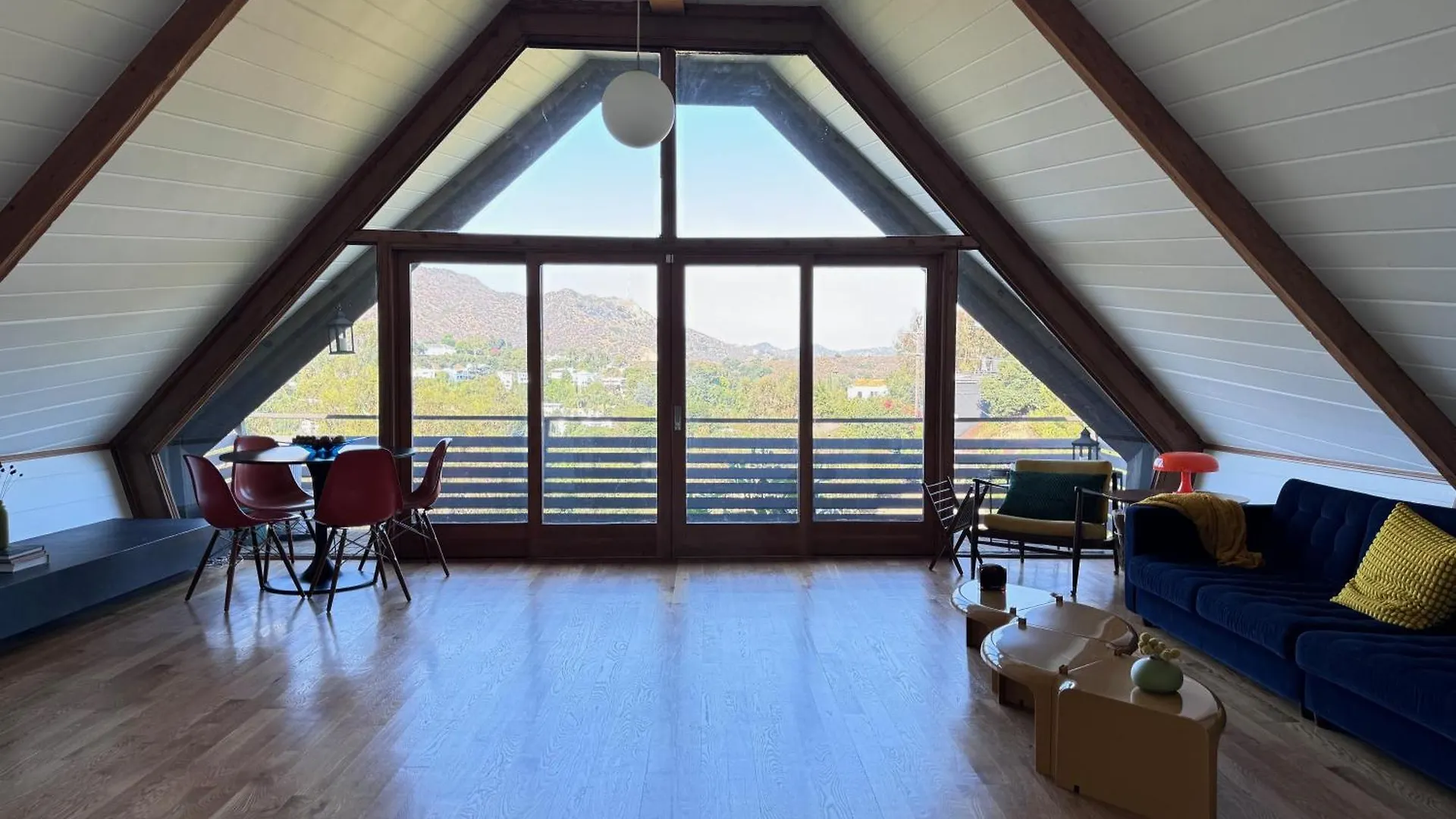 Iconic Gesner Boat House Wview Of Hollywood Sign Villa Los Angeles United States