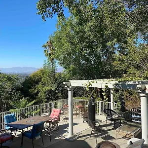 Holiday home Universal 2 Mile Retreat, Los Angeles